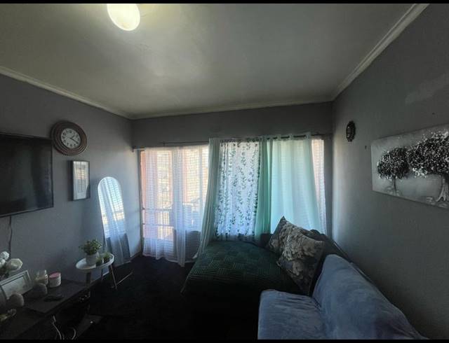 1 BEDROOM APARTMENT FOR SALE IN PAROW CENTRAL